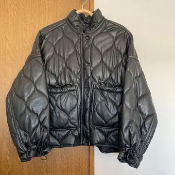 ZARA 블랙 퀼팅 다운 자켓