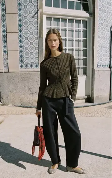 ZARA 페플럼 리브 니트 가디건