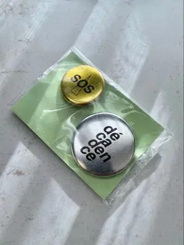 아파 캔뱃지 2개 세트 이자와 히토하