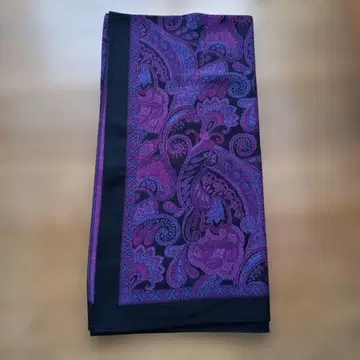 보라색과 블랙 페이즐리 무늬 스톨