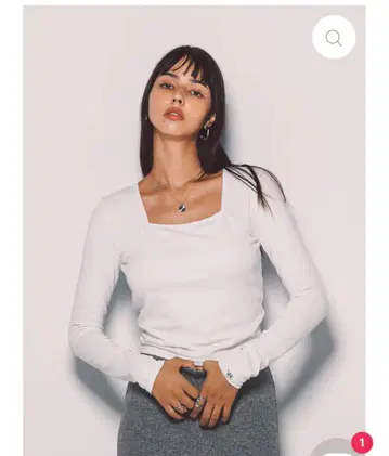 [챠피 씨] 백 셔링 롱 슬리브 탑