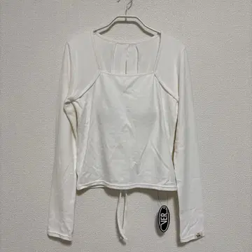 [챠피 씨] 백 셔링 롱 슬리브 탑