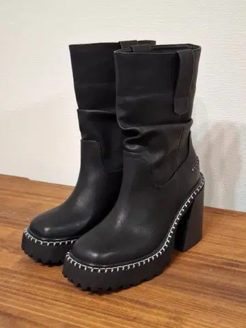 미사용급 MOUSSY 블랙 부츠 스퀘어토 S 사이즈
