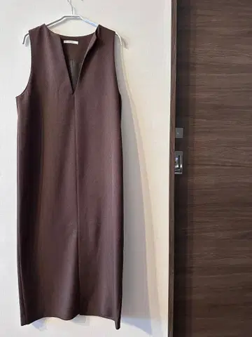 DISCOAT 브라운 슬리브리스 롱 원피스