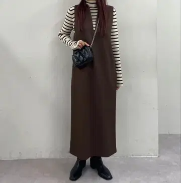 DISCOAT 브라운 슬리브리스 롱 원피스