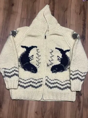 카우친 스웨터 고래 물고기