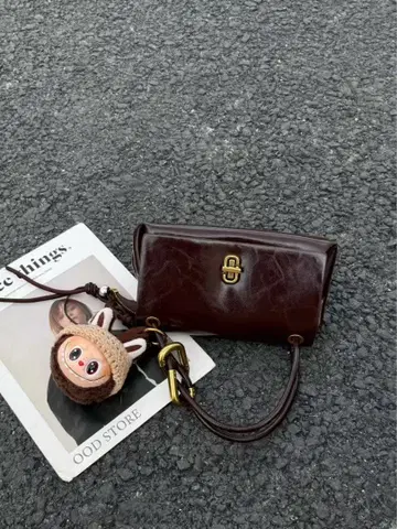 다크 브라운 숄더백