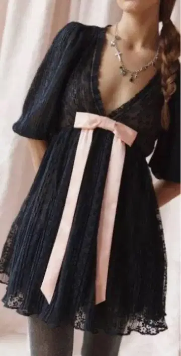 Urban Outfitters 미니 원피스 리본 포함 새상품