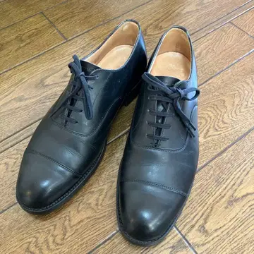 처치스 블랙 레더 드레스 슈즈 스트레이트 팁