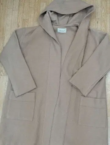 Faneuil 후드 부착 코트 모 100%