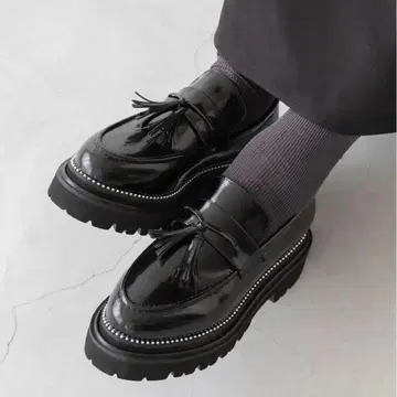 스터드 트랙 밑창 통굽 로퍼