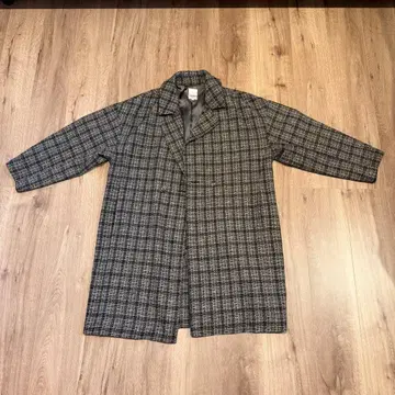 그레이 계열 체크 더블 브레스트 체스터 코트