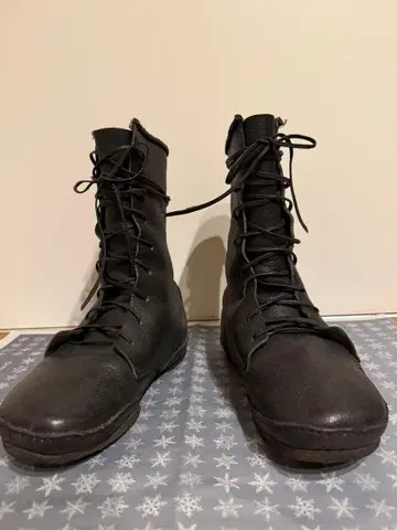 블랙 가죽 미드컷 워크 부츠