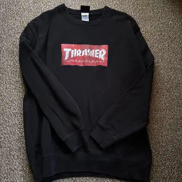 THRASHER 블랙 맨투맨 L 사이즈