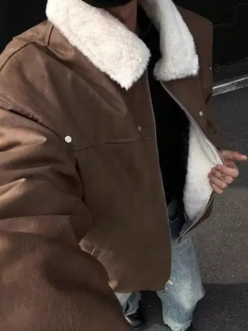 브라운 무스탕풍 자켓