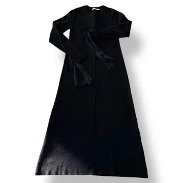 UN3D 블랙 긴팔 롱 니트 원피스