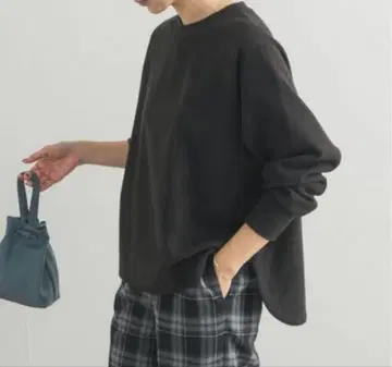 어반 리서치 도어스 래글런 플레어 풀오버 차콜 그레이