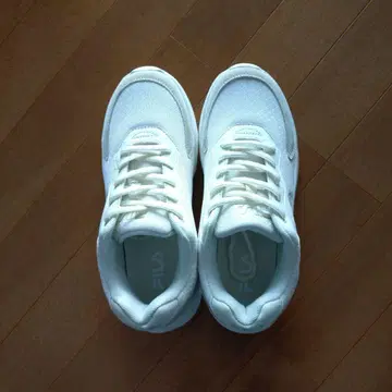 FILA 화이트 메쉬 스니커즈 24.5cm