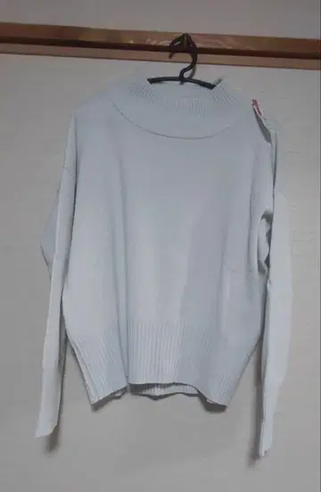 루피봇 하이넥 니트 옅은 블루