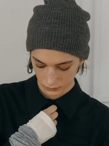 CREDONA KNIT BEANIE