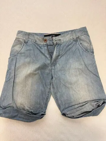 Armani Jeans 라이트 블루 숏팬츠 (여름 아이템)