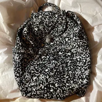 캔버스 백팩 블랙 화이트 baggu