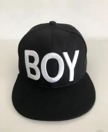 BOY 자수 블랙 야구 모자