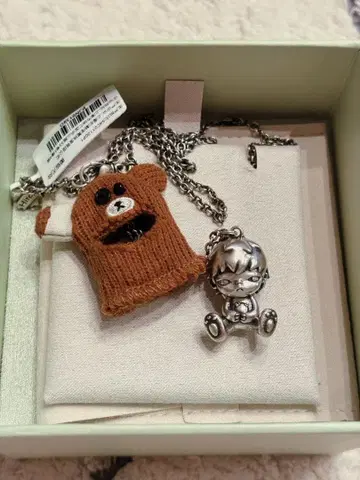 개 캐릭터와 피규어 펜던트