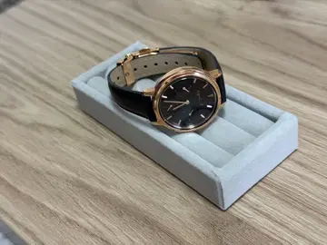 여성용 블랙 가죽 손목시계