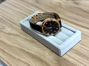 Agnes b 손목시계