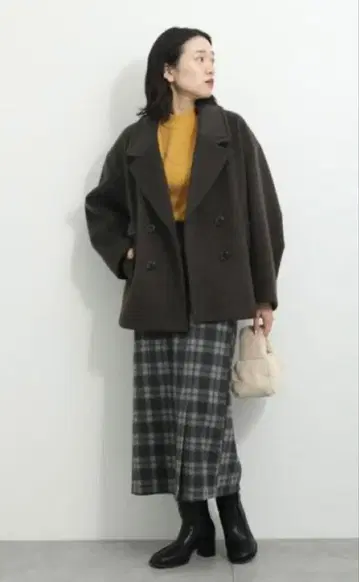 새상품 Samansa Mos2 blue 샤기 숏 P 코트 차콜