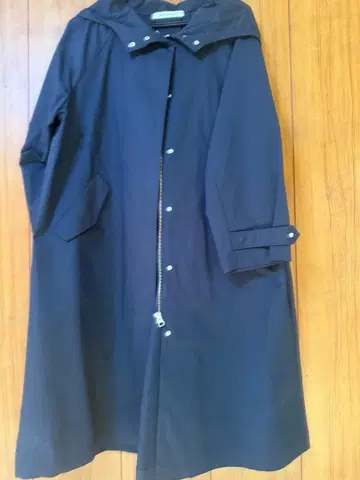 네이비 후드 부착 롱 코트