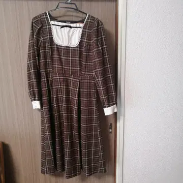 새상품급 Fint 브라운 계열 체크 원피스
