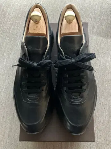 오휘씨네 크리에이티브 스니커즈