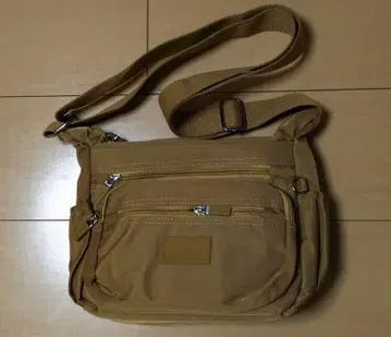 베이지 나일론 숄더백