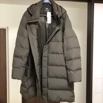 택 포함 새상품 UNIQLO 심리스 다운 코트 4XL 선착순