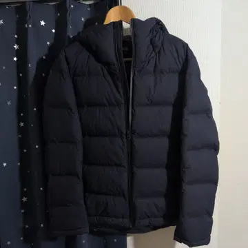 유니클로 다운 자켓 네이비 M 사이즈 클리닝 완료