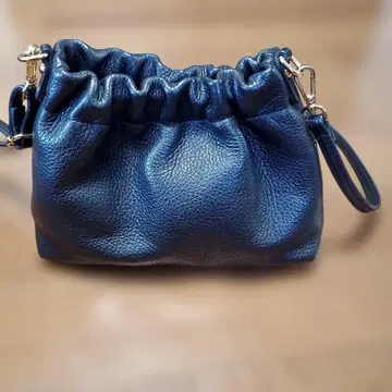 말론 개더 숄더 색상 블랙