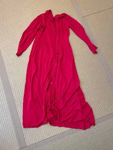 미라 오웬 빨간색 롱 가디건 원피스