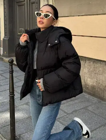 블랙 다운 자켓 후드 부착