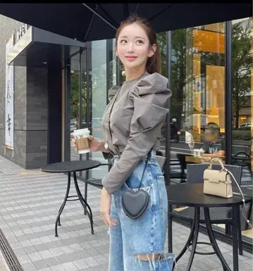 HYEON 헤 퍼프 슬리브 셔츠