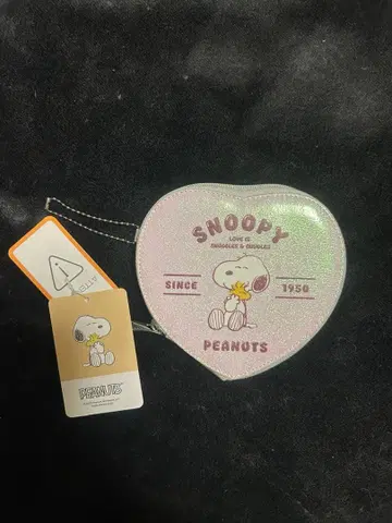 SNOOPY 스누피 하트형 핑크 라메 파우치