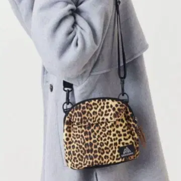 새상품급 그레고리 토스티 숄더 레오파드