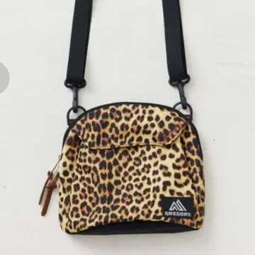 그레고리 토스티 숄더 트루 레오파드 프릭스스토어