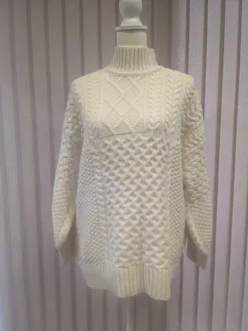 하이넥 굵은 케이블 니트