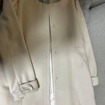 핑크 크림색 울 코트