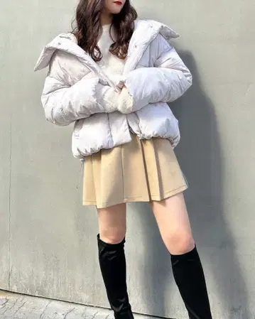 미사용 새상품 INGNI BIG 컬러 충전솜 코트 아이보리 사이즈 M