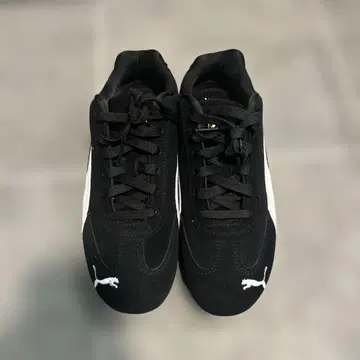 Puma 블랙 스니커즈 골드 로고