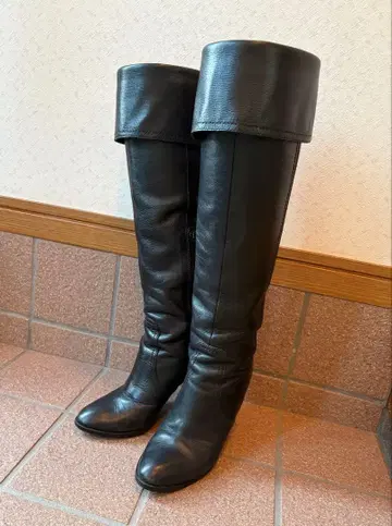 다이애나 가죽 롱 부츠 버클 포함 블랙