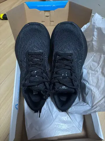 호카오네오네 블랙 통굽 스니커즈 23.5cm